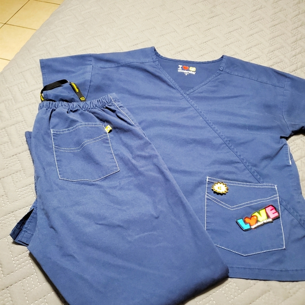 Wondering navy scrub set medium